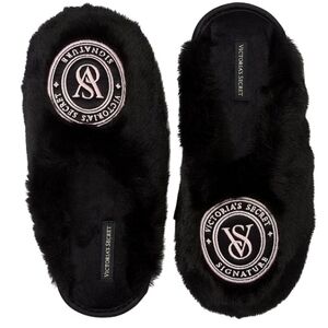 💥 DROPPED $$VS EMBROIDERED SLIP-ON SLIPPERS 💥